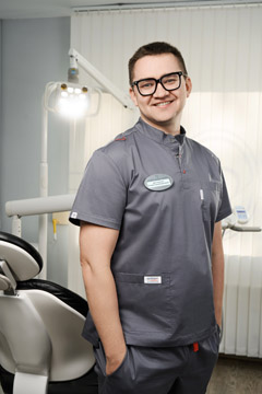 Стоматолог, ортопед-имплантолог Столяров Сергей Владимирович