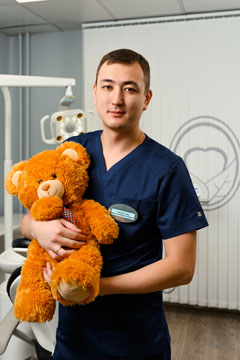 Стоматолог-хирург, имплантолог Баранов Александр Геннадиевич
